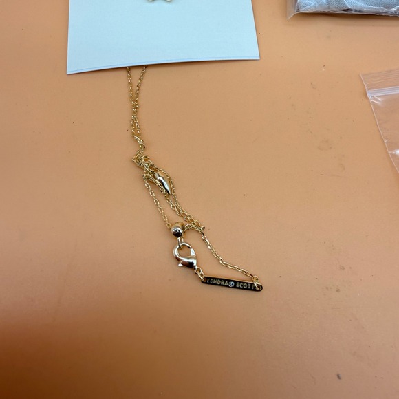 Kendra Scott Jae Star Pendant Necklace In Iridescent White Drusy w/ Bag - Picture 5 of 8